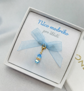 MINI PŘÍVĚSEK NĚCO MODRÉHO zlatý – Aquamarine AB
