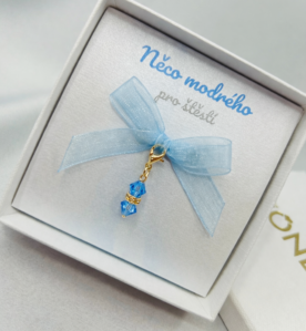 MINI PŘÍVĚSEK NĚCO MODRÉHO zlatý – LIGHT SAPPHIRE