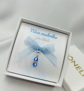 MINI PŘÍVĚSEK NĚCO MODRÉHO – Sapphire