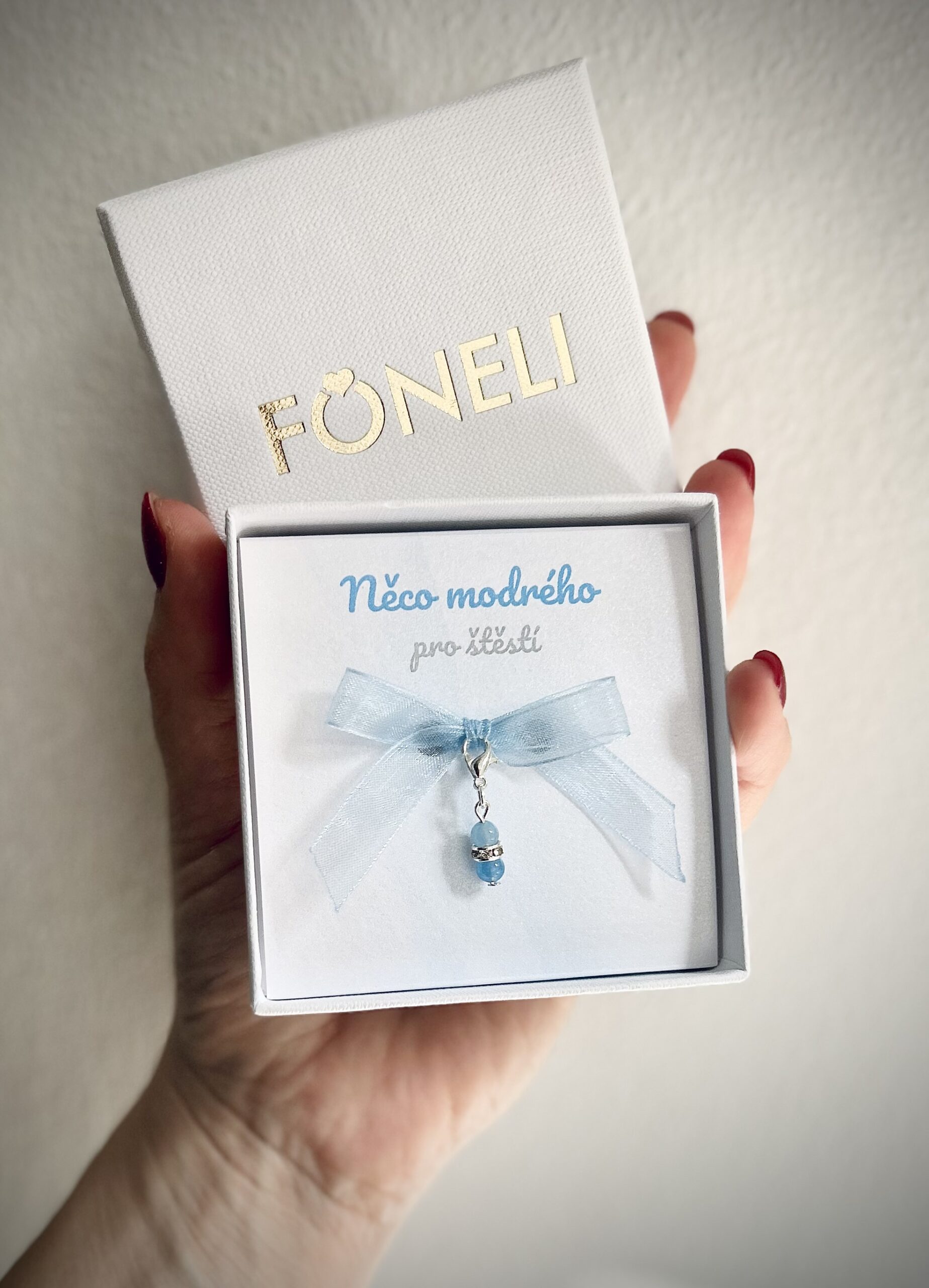 Mini přívěsek ,,Něco modrého" s přírodním akvamarínem